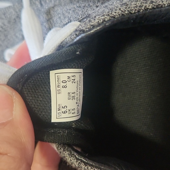 Vans Low Top Gray Canvas Sneakers Size 8 Women/6.5 Men - Picture 7 of 7